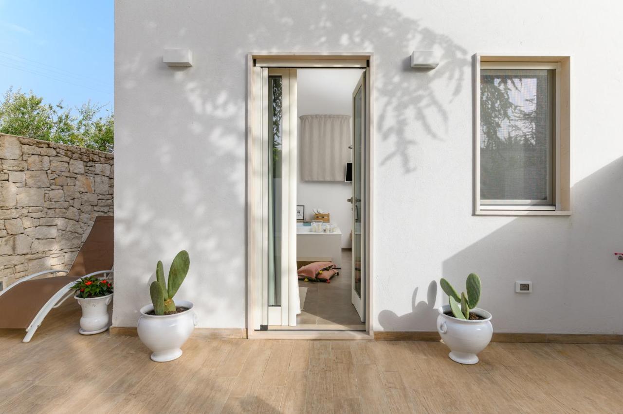 Mandorlocarrubo'S Suite Ostuni Ngoại thất bức ảnh