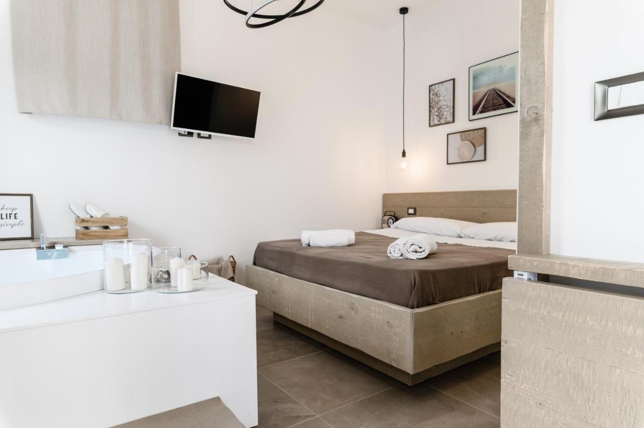 Mandorlocarrubo'S Suite Ostuni Ngoại thất bức ảnh