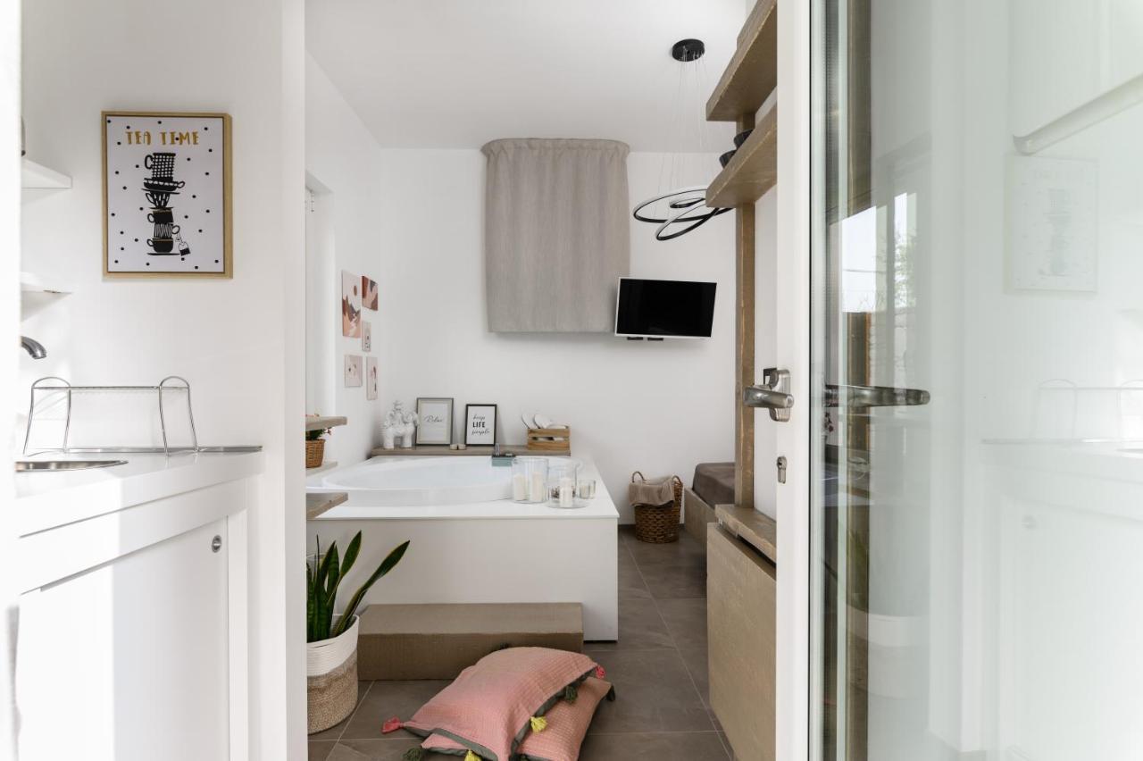Mandorlocarrubo'S Suite Ostuni Ngoại thất bức ảnh