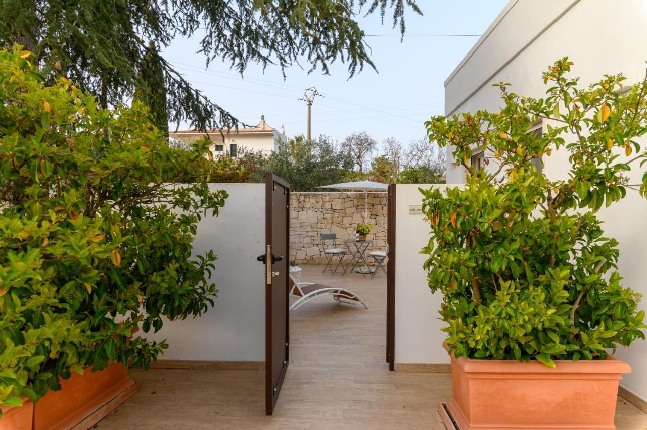 Mandorlocarrubo'S Suite Ostuni Ngoại thất bức ảnh
