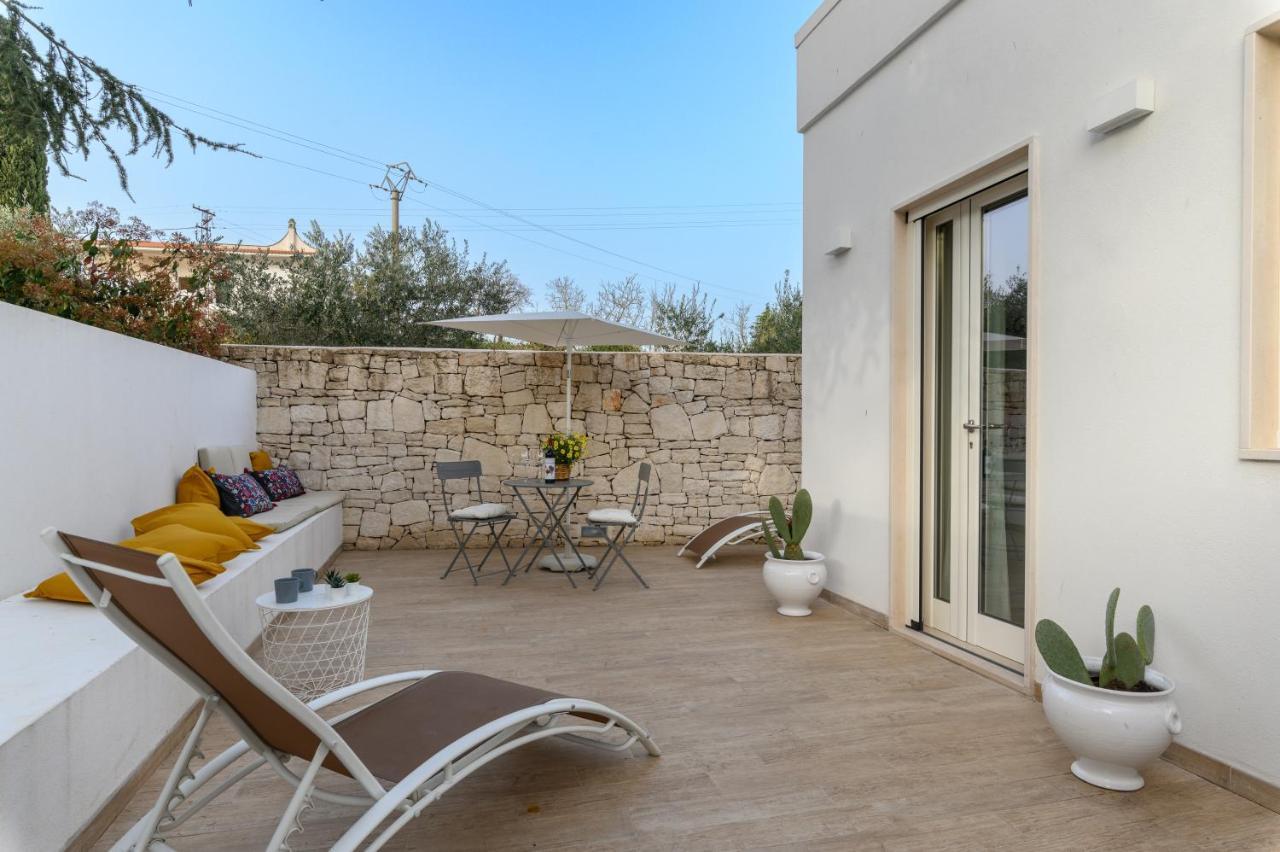 Mandorlocarrubo'S Suite Ostuni Ngoại thất bức ảnh