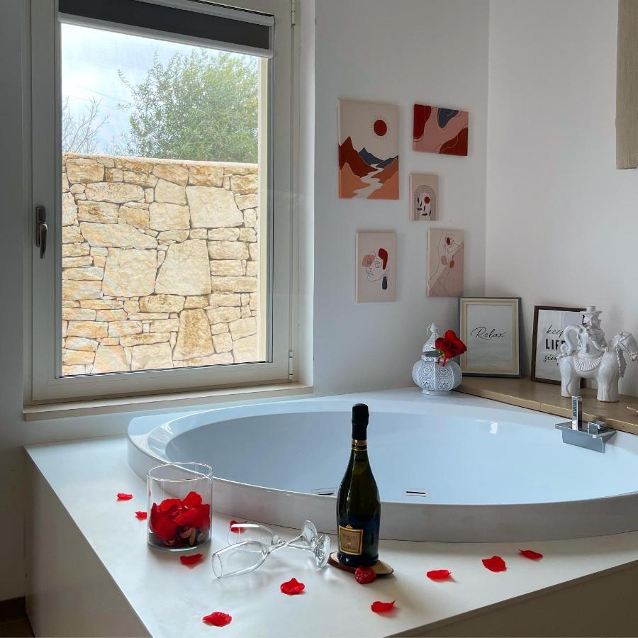 Mandorlocarrubo'S Suite Ostuni Ngoại thất bức ảnh