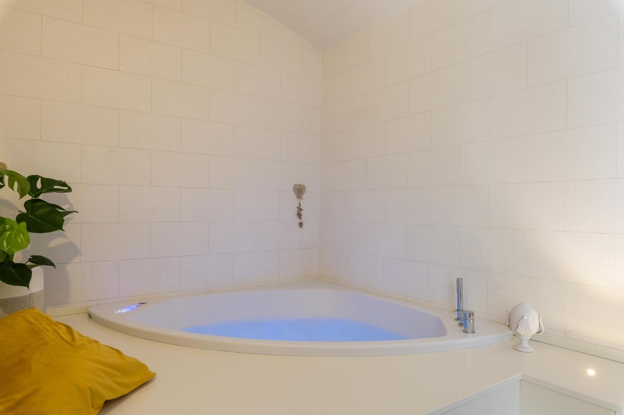Mandorlocarrubo'S Suite Ostuni Ngoại thất bức ảnh