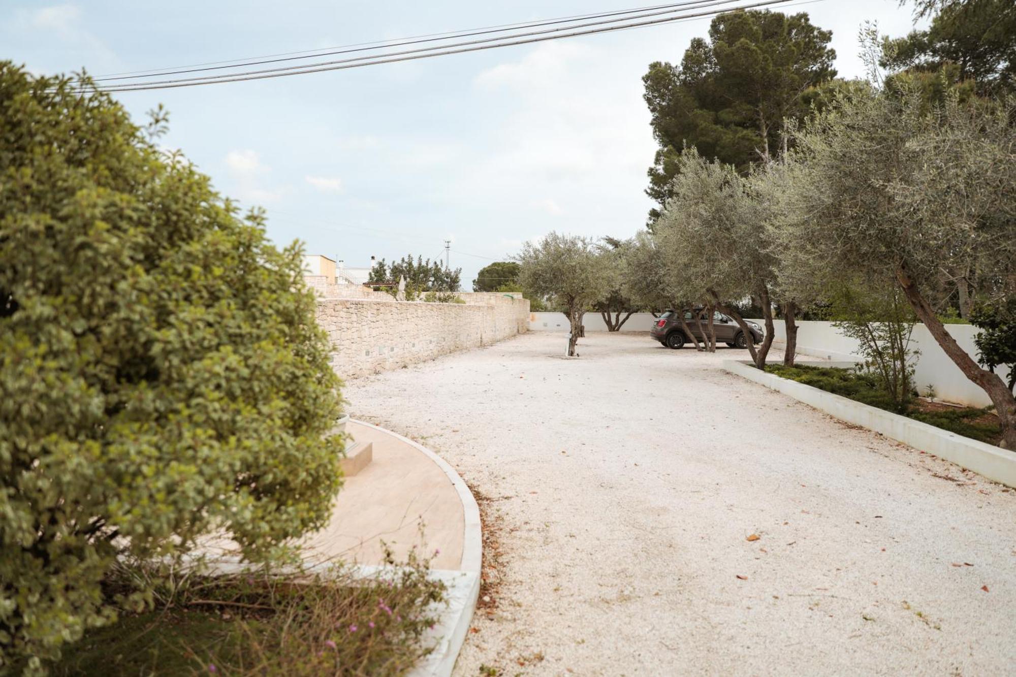 Mandorlocarrubo'S Suite Ostuni Ngoại thất bức ảnh