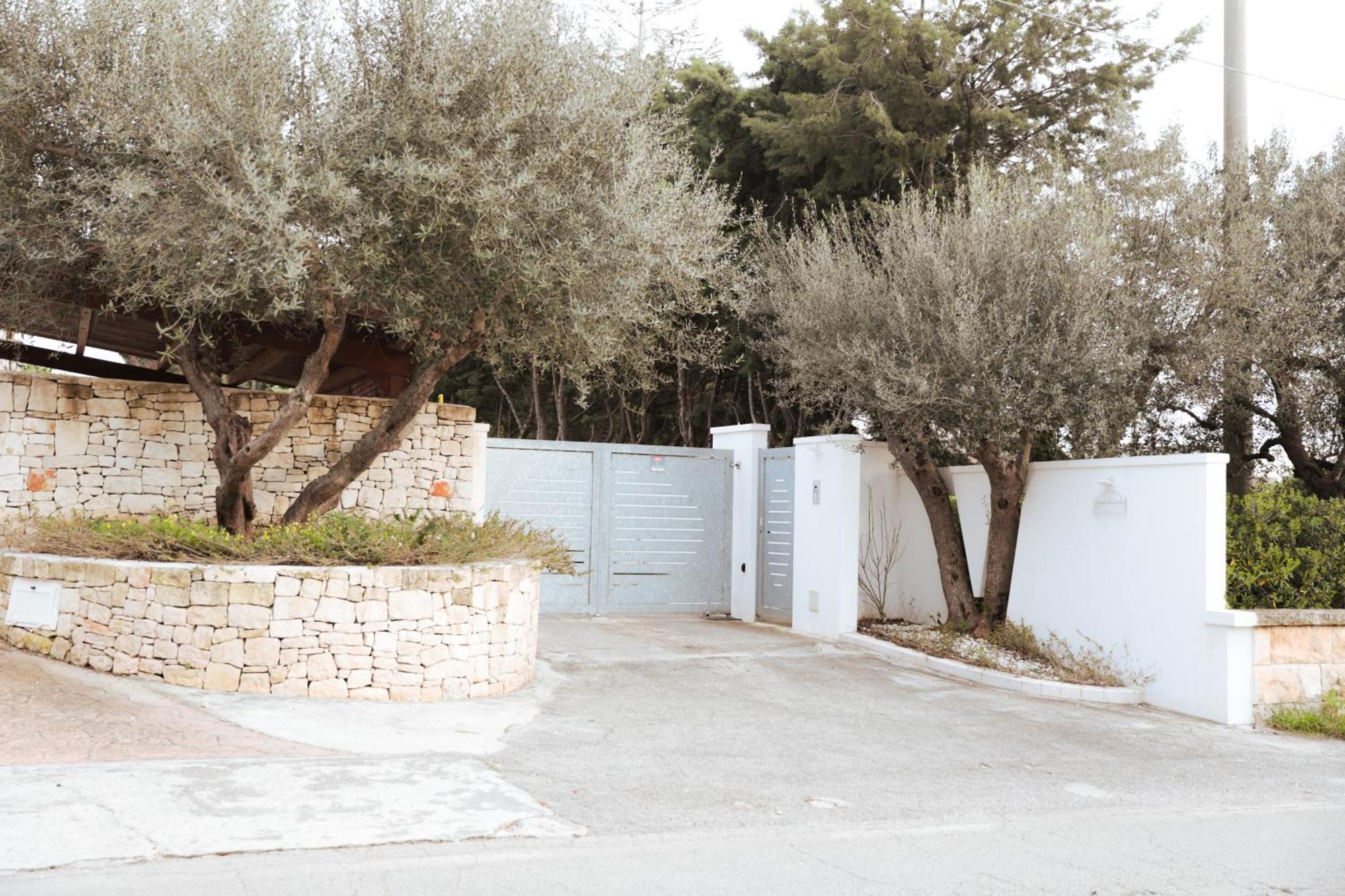 Mandorlocarrubo'S Suite Ostuni Ngoại thất bức ảnh