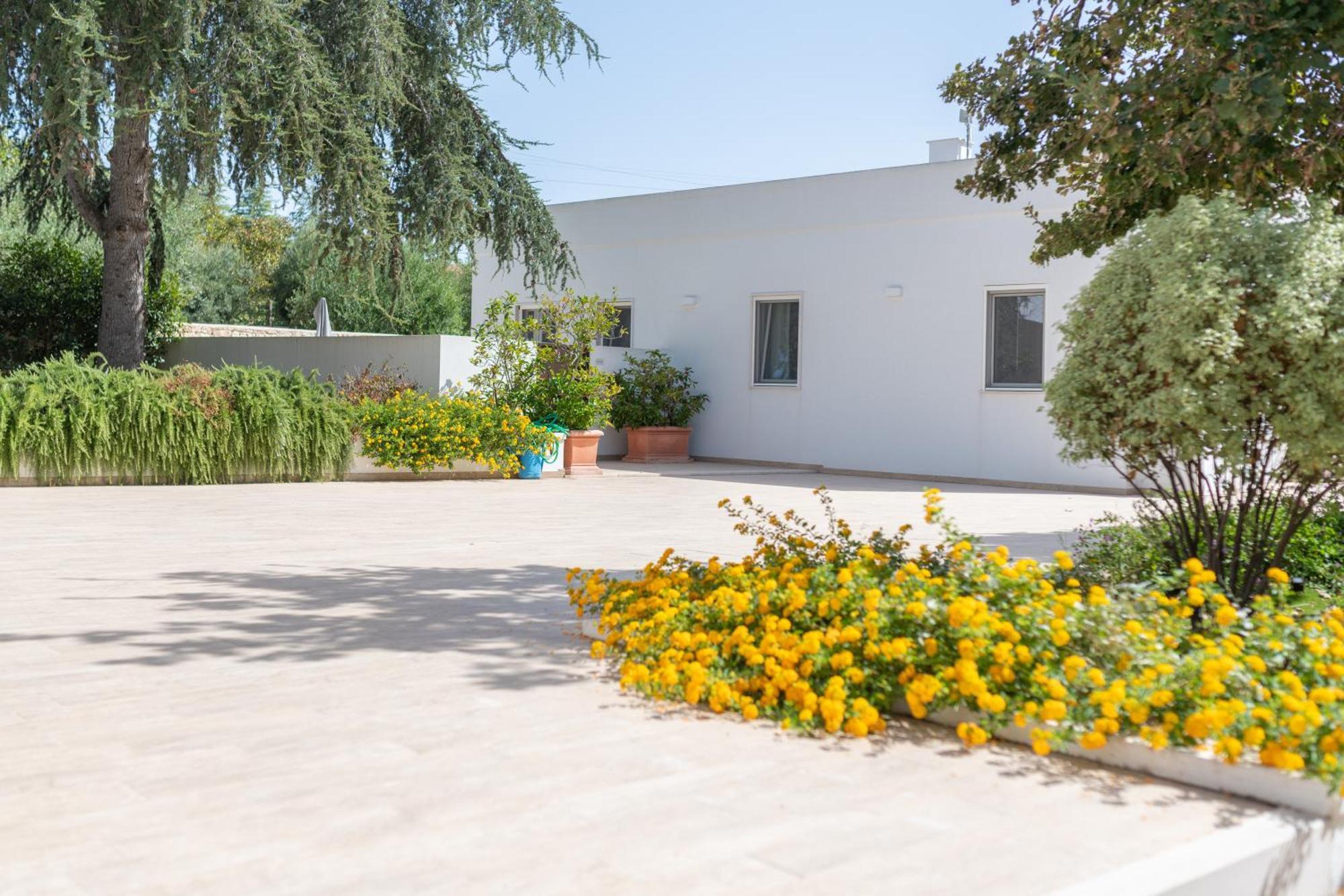 Mandorlocarrubo'S Suite Ostuni Ngoại thất bức ảnh