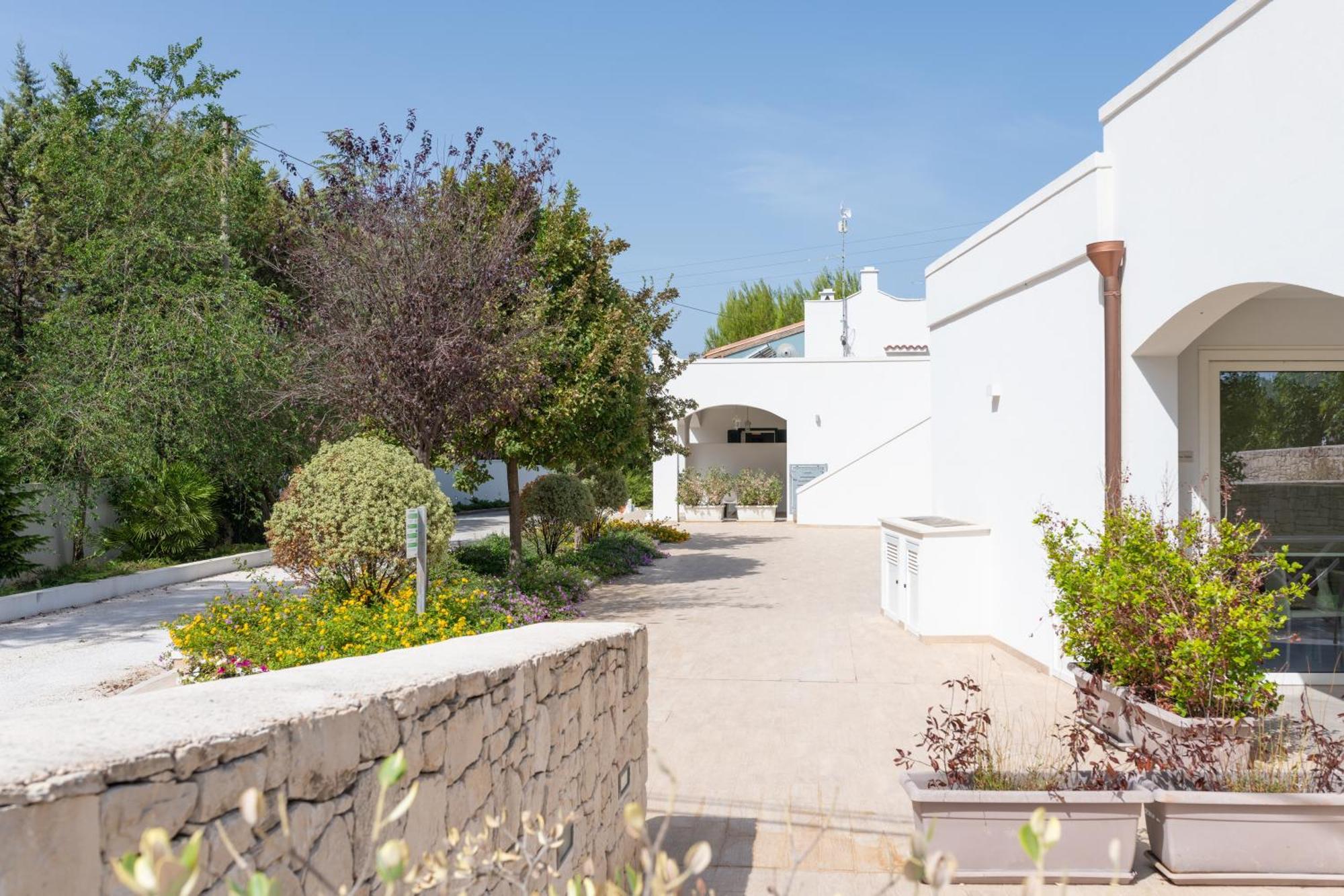 Mandorlocarrubo'S Suite Ostuni Ngoại thất bức ảnh